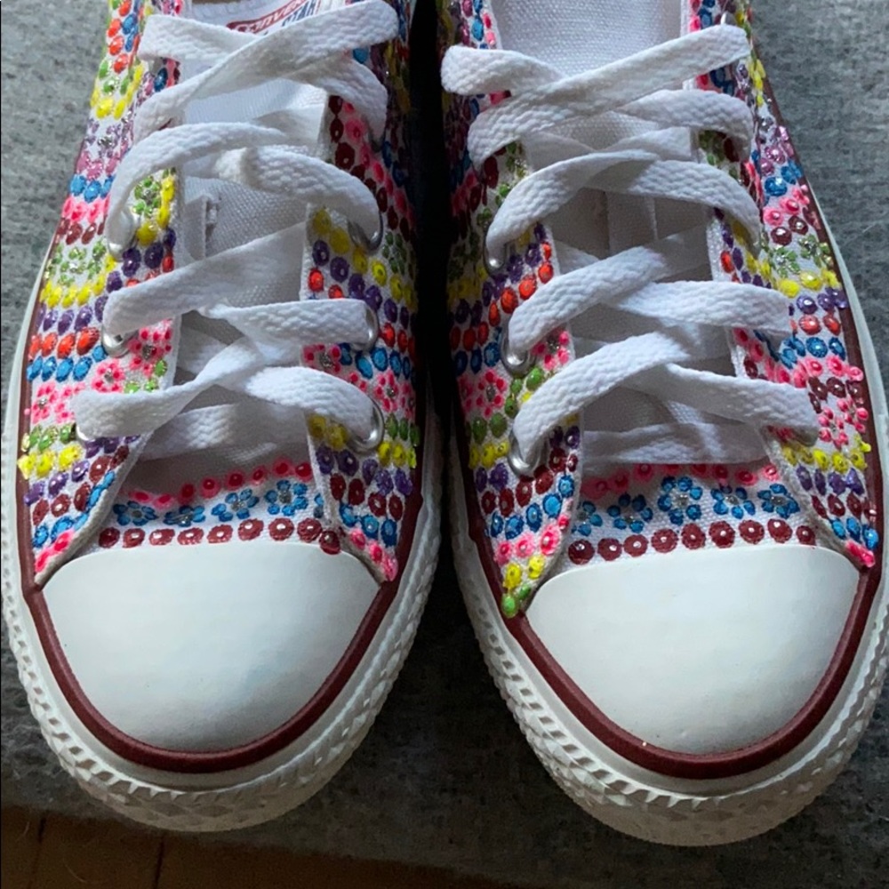BRAND NEW Converse custom sneakers